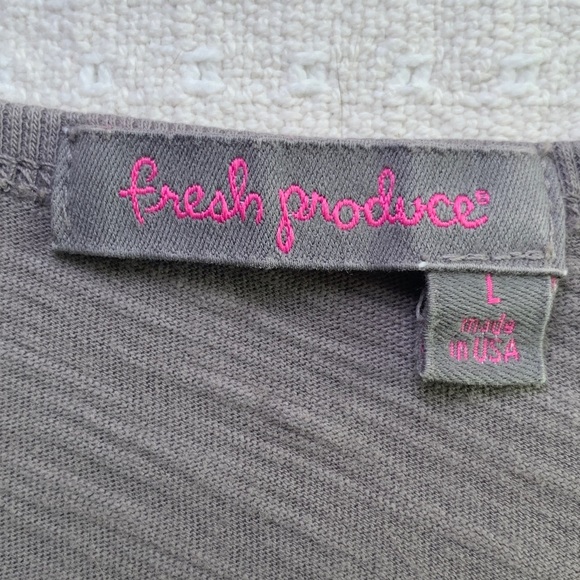 Fresh Produce gray v-neck asymmetrical hem long sleeved top size large - Picture 5 of 9